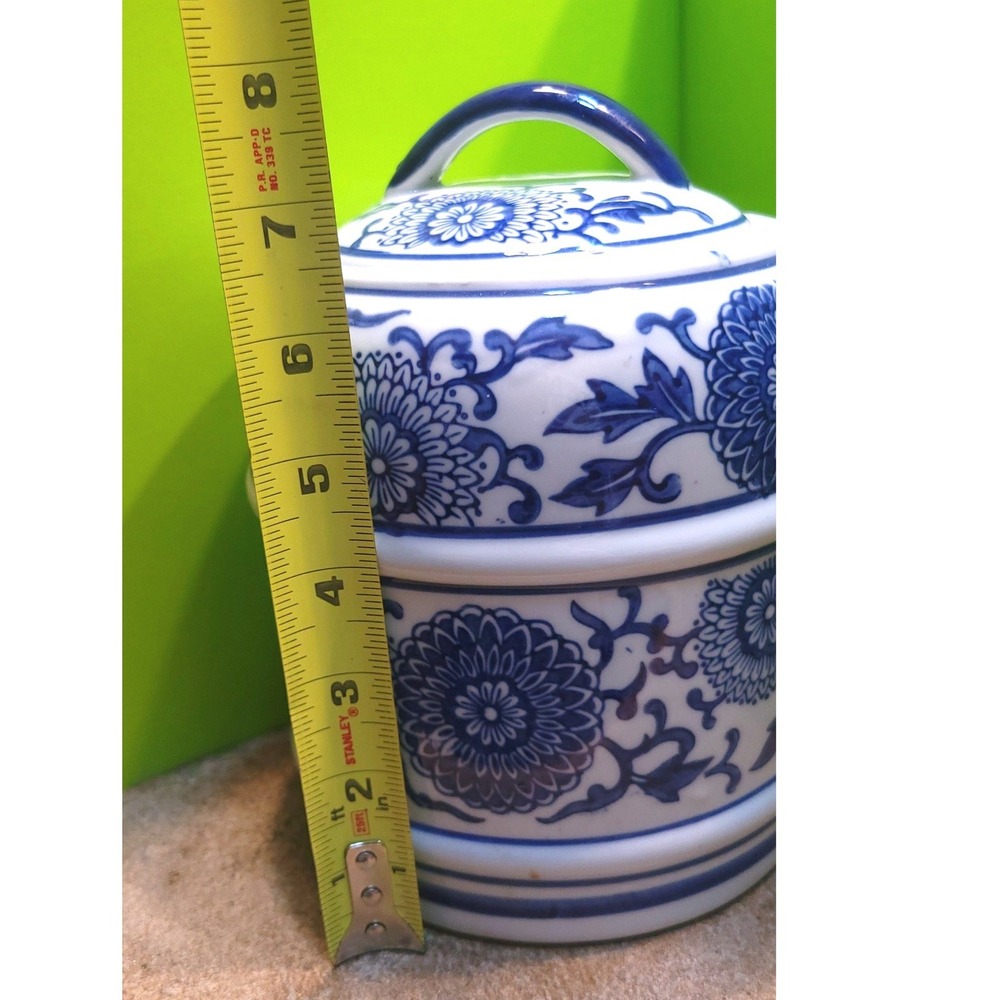 Blue and White Chinoiserie Floral Ceramic Ginger Jar with Lid and Handle 8 in - Picture 2 of 5